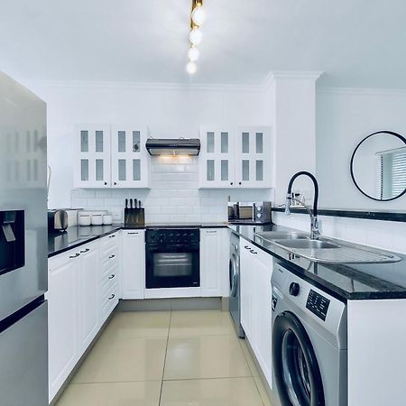 2 Bedroom 2 Bath Luxury - Sandton Cbd Γιοχάνεσμπουργκ Εξωτερικό φωτογραφία