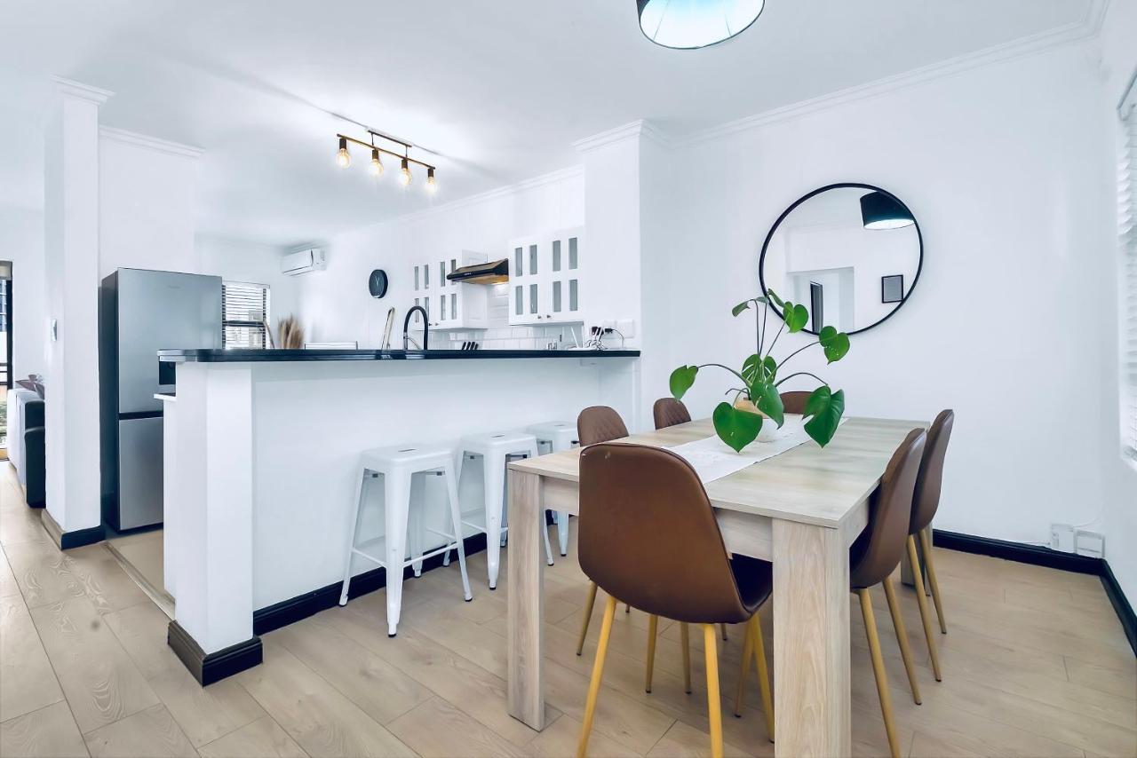 2 Bedroom 2 Bath Luxury - Sandton Cbd Γιοχάνεσμπουργκ Εξωτερικό φωτογραφία